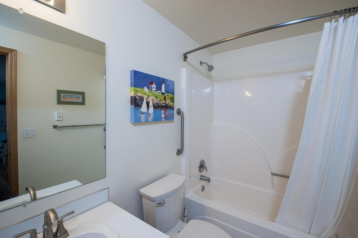 Family Tides In Seaside Villa Bagian luar foto